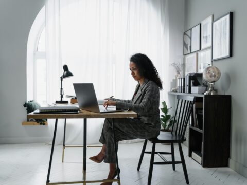 How to Budget Your Salary Like Rich People